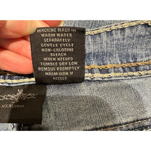 V.S.H. Size 4 Denim Capris Embroidered Pockets Super Soft Comfy Stretchy Classic - Picture 8 of 8